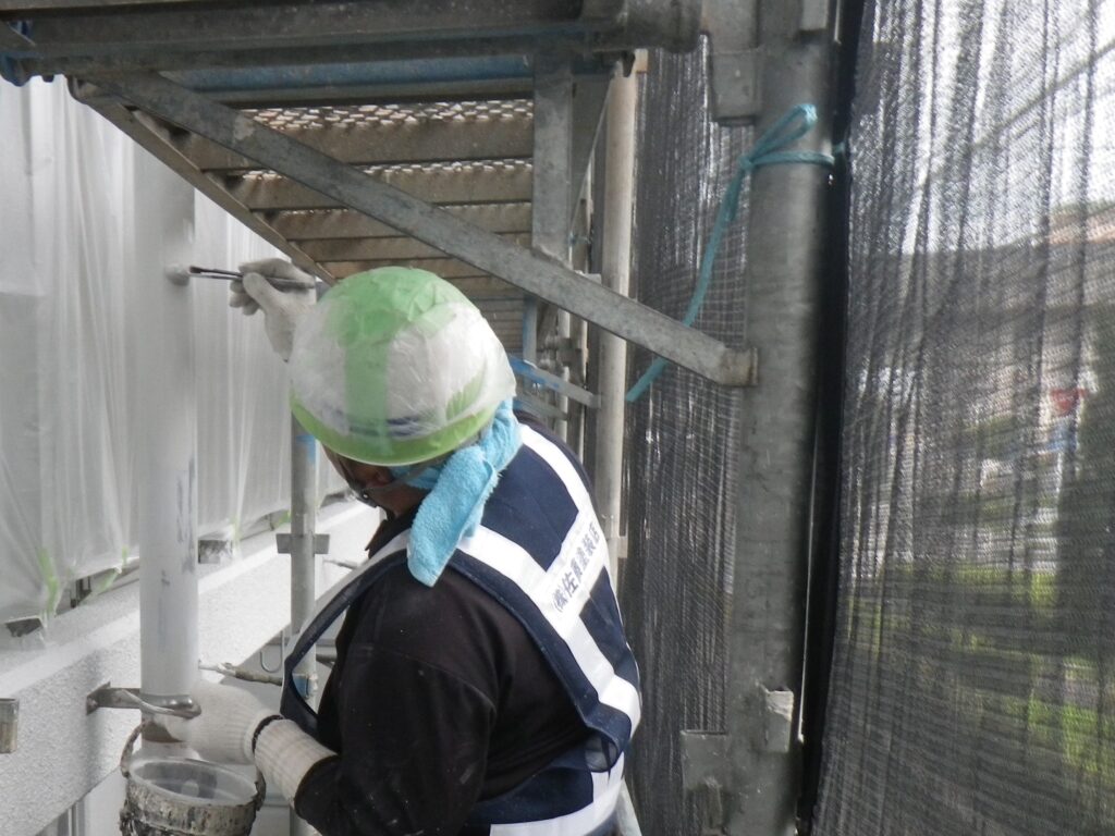 研磨後、シリコン樹脂塗料2回塗り