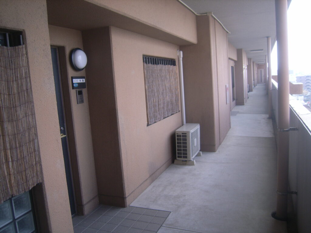 床は素地コンクリート