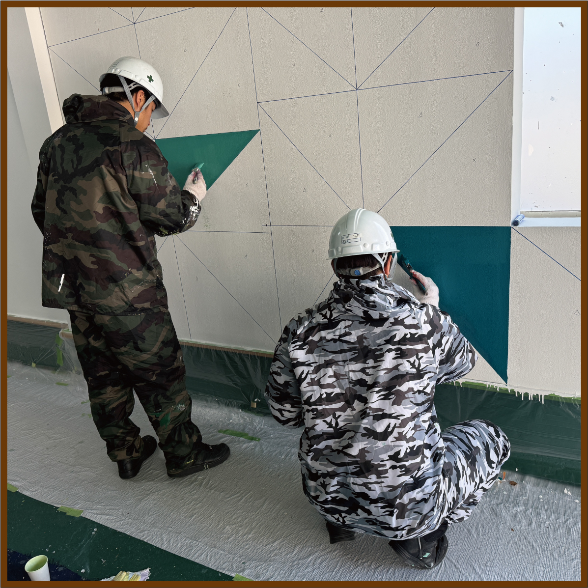 繰り返しが“技術”になる。社内塗装訓練の様子