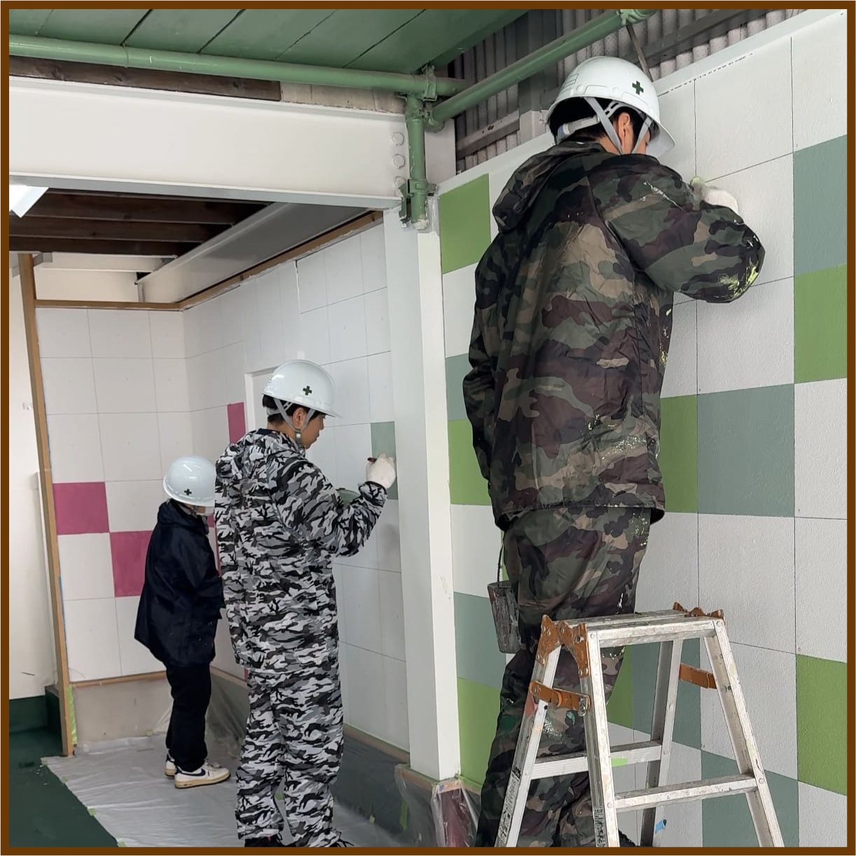 社内塗装訓練の続き、今回は“やさしい色合い”になりました！