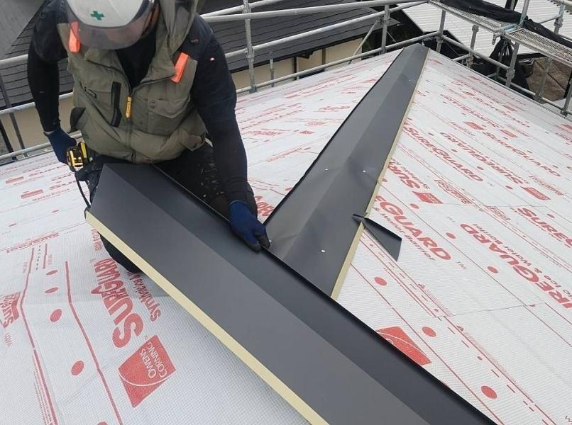 棟板金取り付け状況