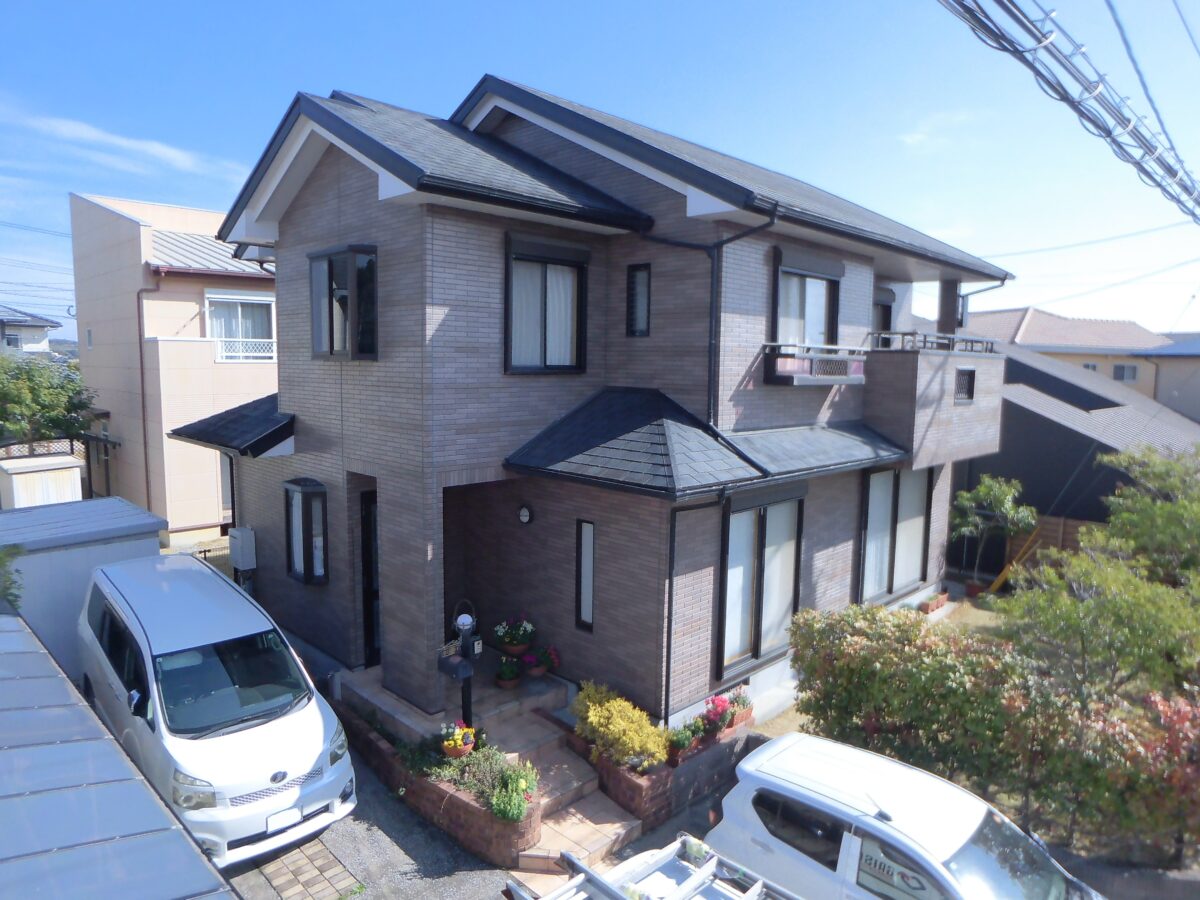 落ち着いた色合いで、美しさと上品さが際立つ住まいへ。